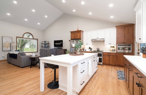 Minnetonka House | MINNeSTAY* Creekside Lodge | Nature |