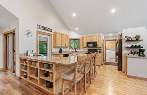 Menomonie House | MINNeSTAY* Eagle Ridge | On the River