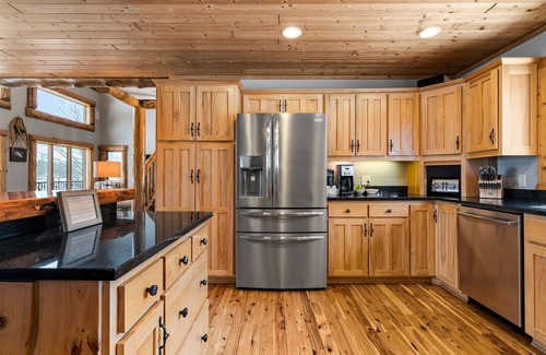 Buffalo House | MINNeSTAY* Maple Lake Chalet