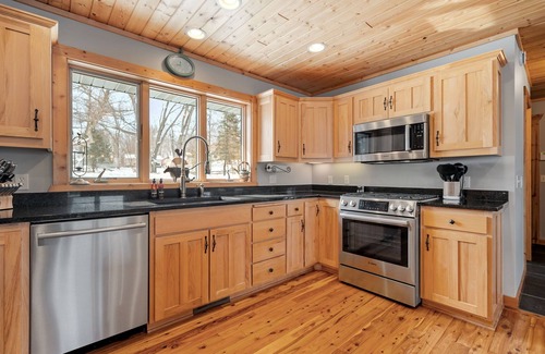 Buffalo House | MINNeSTAY* Maple Lake Chalet
