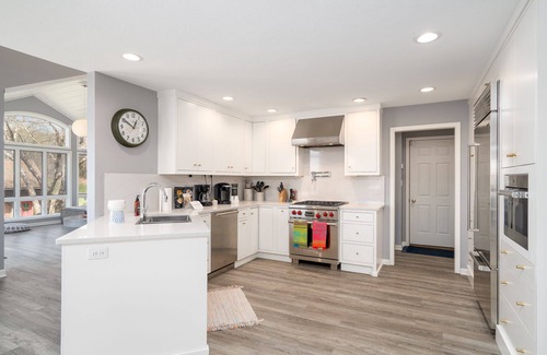 Hager City House | MINNeSTAY* Maple Lake Chalet |