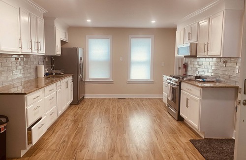 Springfield Condo | Mins from MGM, Downtown springfield, Mercy and Baystate Medical center.