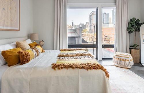 Charlotte House | Minter Teal with Rooftop Balcony