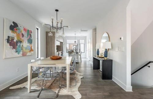 Charlotte House | Minter Teal with Rooftop Balcony