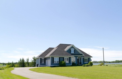 Mermaid House | Minutes From Charlottetown, Surrounded by Water & Countryside