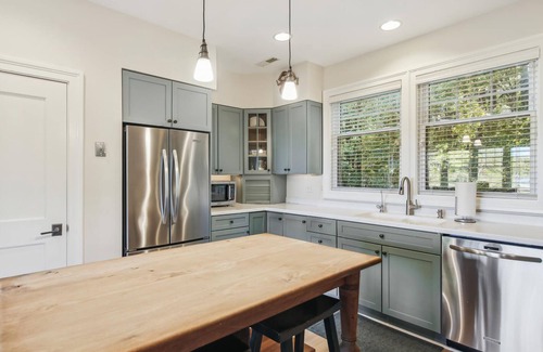 Unionville House | Minutes from Downtown Easton and St. Michaels | Kayaks | Stunning Sunsets