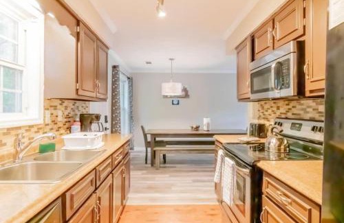 Columbus House | Minutes to Benning Two-Story Oasis Benning Bliss