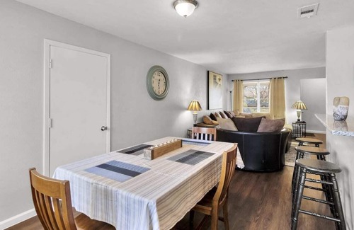 Farmers Branch House | Minutes to Downtown Dallas! The Heartside Haven