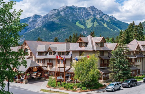 Banff Apartment | Minutes to Downtown with onsite Spa & Restaurant