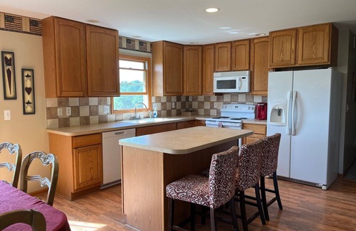 Jeddo House | Minutes to the beaches and downtown Lexington! Shop-dine-swim-sun bathe-repeat!