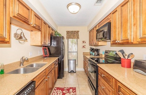 Saint Simons Heights Condo | Minutes to the some of the best beaches, dining and shopping