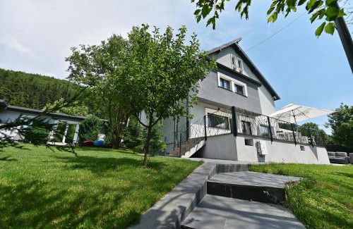 Valea Doftanei Bed & Breakfast | MIRA by Atra