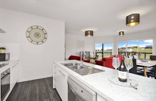 Encounter Bay House | Mirabella - 20 Buffalo Crt, Encounter Bay
