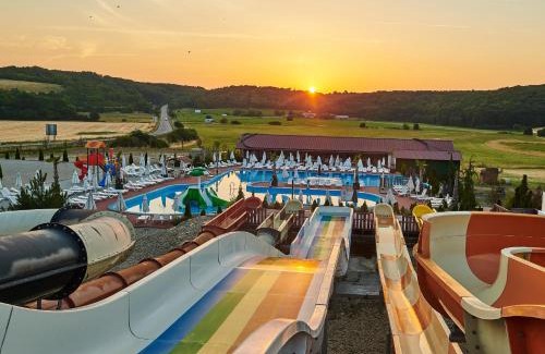 Lucenec Hotel | Miraj Resort