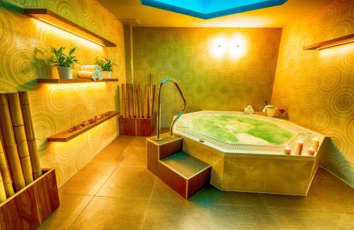 Lucenec Hotel | Miraj Resort