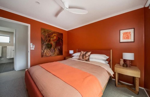 Somers House | Miramar Hideaway Water views walk to beach