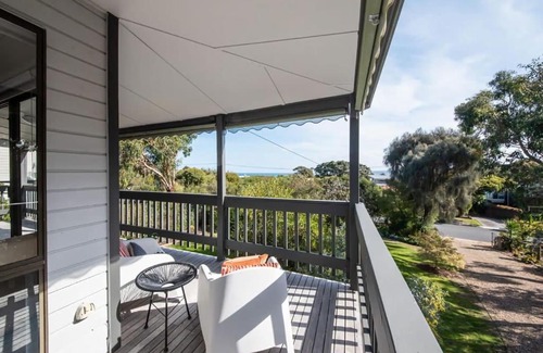 Somers House | Miramar Hideaway Water views walk to beach