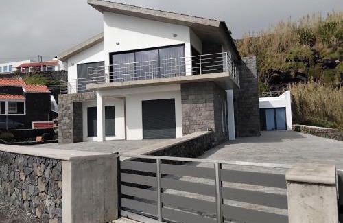 Angra do Heroismo House | Miramar