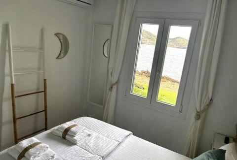 Platges de Fornells Apartment | Miravent Terraza y Jardin Frente al mar Menorca