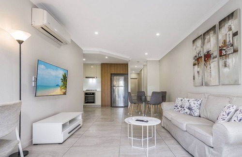 Mirrabooka House | Mirrabooka 3-Bed Close to Shopping Centre