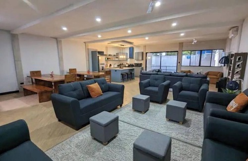 Managua House | Mission House, sleeps up to 20