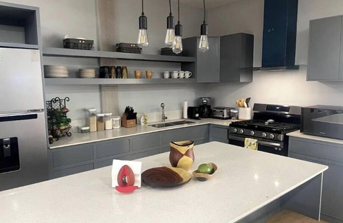 Managua House | Mission House, sleeps up to 20