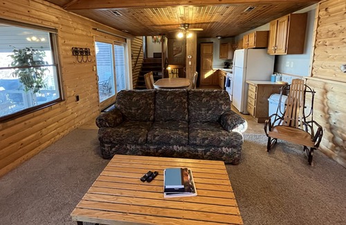 Sherrill Cabin | Mississippi Riverfront Cabin