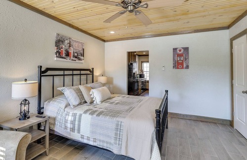 Neosho Apartment | Missouri Vacation Rental Retreat: Walkable Area!