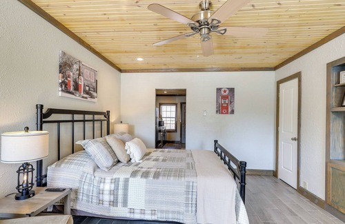 Neosho Apartment | Missouri Vacation Rental Retreat: Walkable Area!