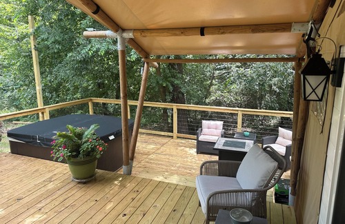 Taylorsville Cabin | Mistletoe, Luxurious Lake Front Glamping Tent on Lake Hickory