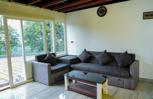 Devikolam Bed & Breakfast | Misty Bush Munnar - Deluxe Double Roomn