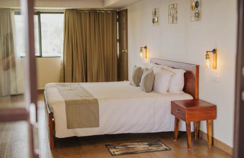 Chinnakanal Resort | Misty Courtyard Resort