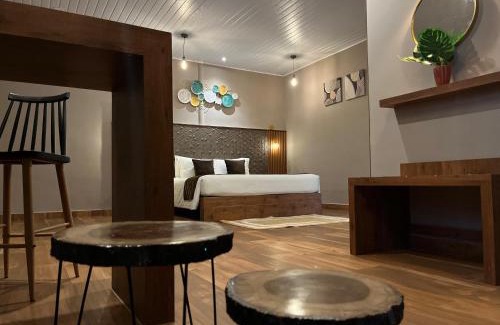 Chinnakanal Resort | Misty Courtyard Resort