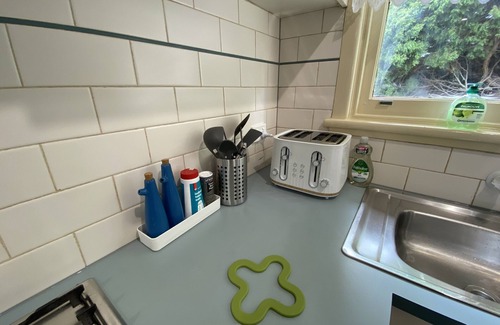 Mitcham House | Mitcham train station 2 bedrooms unit