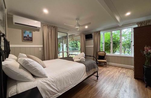 Flaxton House | Mitta Glen Guesthouse