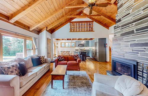 Franconia House | Mittersill Village Gem | House in Franconia with balcony, fireplace, & dogs ok