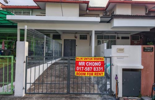 Seremban 2 House | MixxHome Seremban 2, One Queen Bed, Share Bathroom
