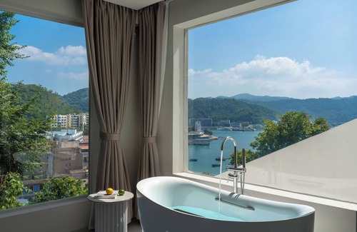 Shenzhen Hotel | Miyue Shenzhen Blue and White Holy Island Cliff Pool Hotel