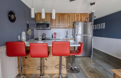 Snowshoe Condo | ML 108 - Stunning summer oasis! Perfect for your next biking getaway!