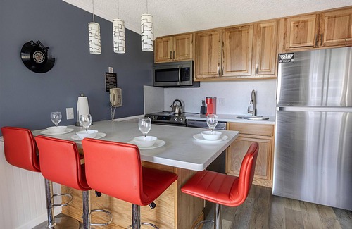 Snowshoe Condo | ML 108 - Stunning summer oasis! Perfect for your next biking getaway!