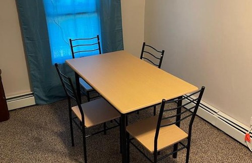South Side Apartment | Mo Short Term Rentals