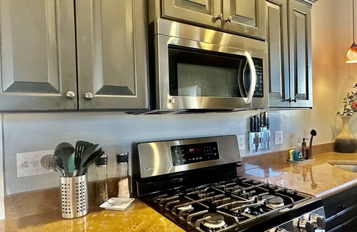 Moab South Valley House | Moab Desert Hideaway: 6-Bedroom Luxury Estate with Year-Round Pool & 2 Hot Tubs