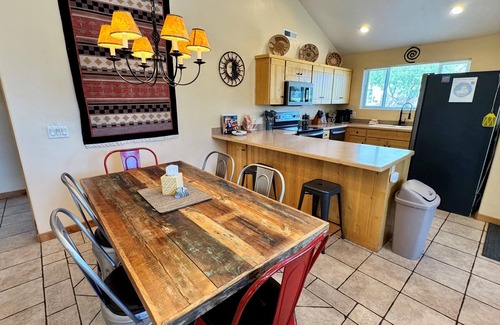 Moab South Valley House | Moab Rim Views! I Garage I Pool & Hot Tub I Pet Friendly I Trailer Parking