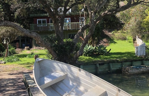 Kawau Island Cottage | Moana Cove Lodge - cottage unit Kereru Cottage