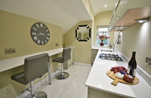 Rawtenstall Apartment | Moat House Room 5|Private Bathroom