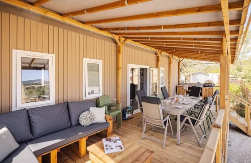 Greoux-les-Bains House | Mobil-home | Premium Azure | 3 Bedrooms | 6 sleeps | Raised terrace | A/C | TV