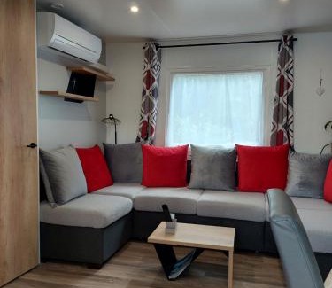 Marcilly-sur-Eure House | Mobil-home spacieux et confortable avec terrasse bien exposée