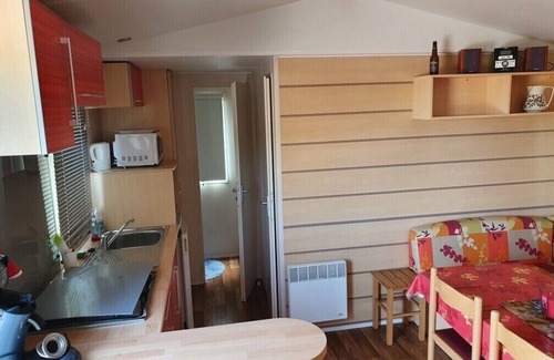 Meschers-sur-Gironde House | Mobile home with spacious terrace in Meschers near Royan