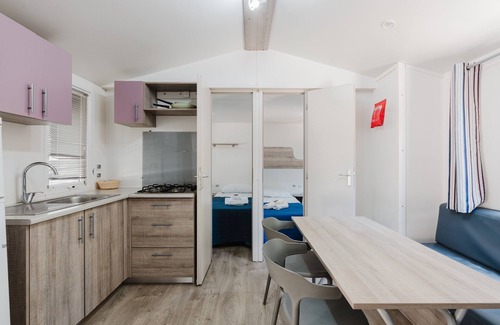Mazara del Vallo House | Mobile Home 'Deluxe Large' with Shared Pool, Wi-Fi and Air Conditioning