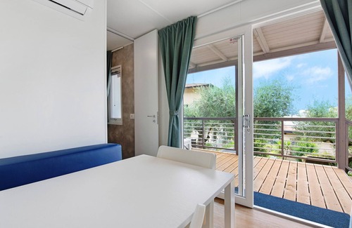 Predore RV Rental | Mobile home 'Eurovil 1' with Lake View, Wi-Fi and Air Conditioning